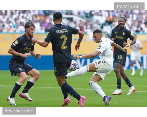 姆巴佩加盟后皇家马德里战术融合进展与近期表现分析 姆巴佩加盟后皇家马德里战术融合进展与近期表现分析