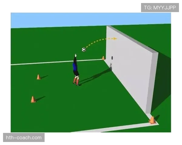 队友掷界外球回传门将，为何不算违规？